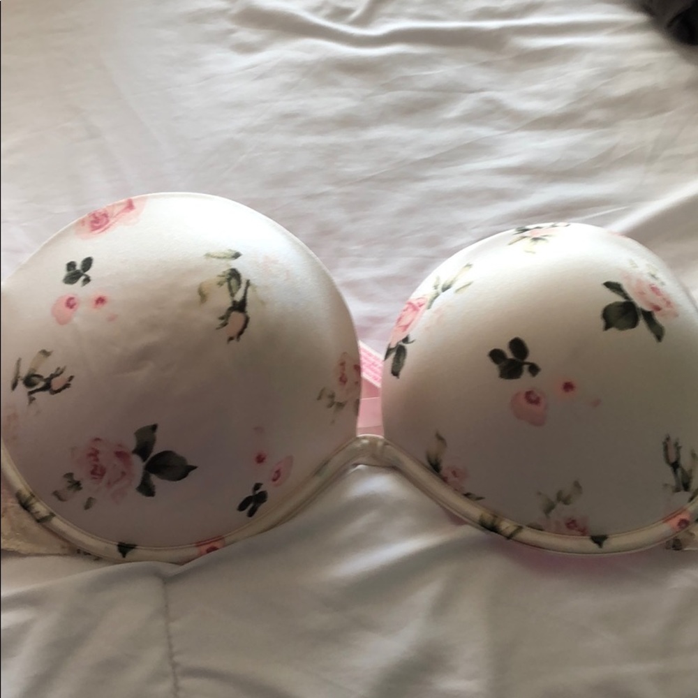 White flower bra